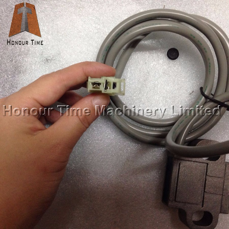 PC120-5 Switch for travel motor (3).jpg