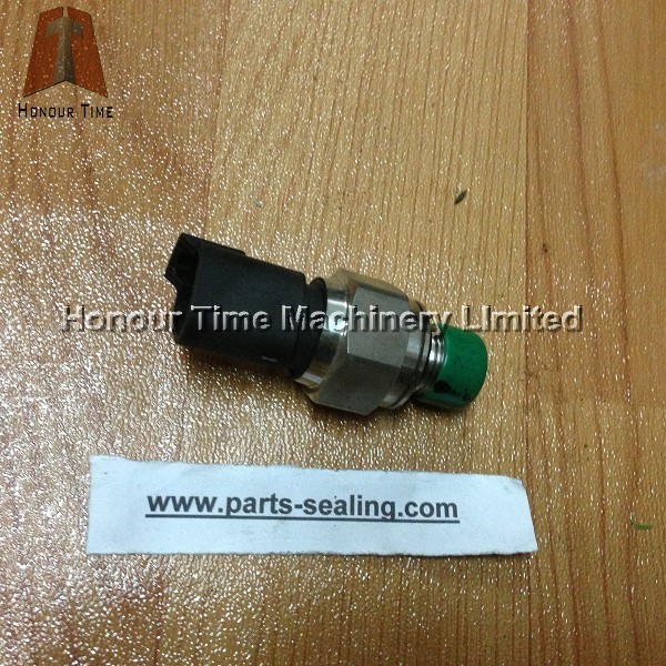 7861-93-1651 903467 Pressure Switch 1.jpg